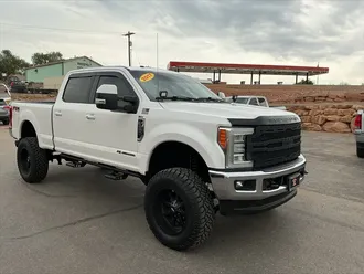 2017 Ford F-250 Lariat photo 2