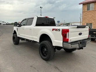 2017 Ford F-250 Lariat photo 4