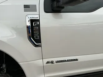 2017 Ford F-250 Lariat photo 5