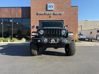 2023 Jeep Gladiator photo 2