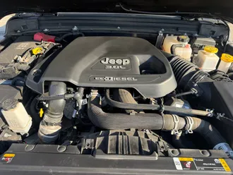 2023 Jeep Gladiator photo 3