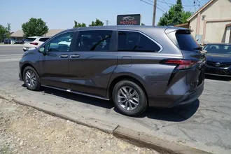 2022 Toyota Sienna photo 4