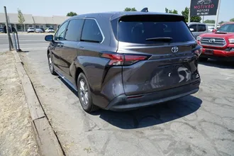 2022 Toyota Sienna photo 5