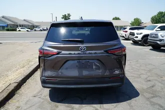 2022 Toyota Sienna photo 6