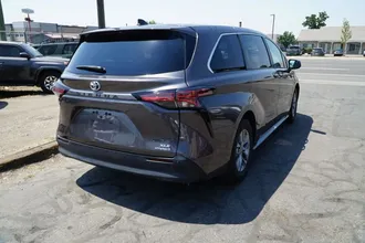 2022 Toyota Sienna photo 7