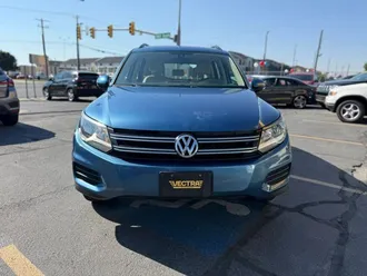 2017 Volkswagen Tiguan photo 2