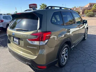 2022 Subaru Forester photo 3