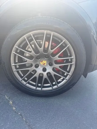 2017 Porsche Cayenne photo 3
