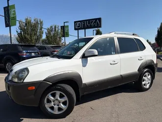 2005 Hyundai Tucson photo 2