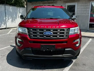 2017 Ford Explorer XLT photo 2