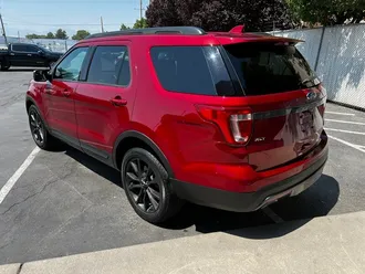 2017 Ford Explorer XLT photo 5
