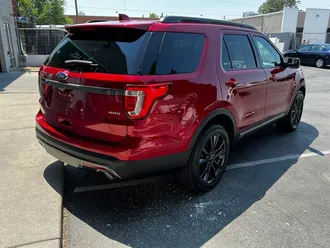 2017 Ford Explorer XLT photo 7