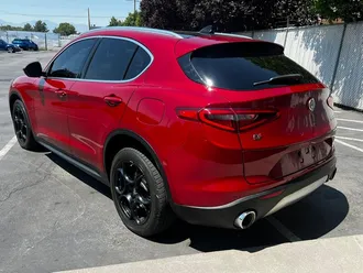 2018 Alfa Romeo Stelvio Ti Lusso photo 5