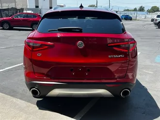 2018 Alfa Romeo Stelvio Ti Lusso photo 6