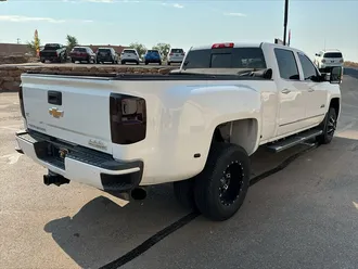 2015 Chevrolet Silverado 3500 High Country photo 3