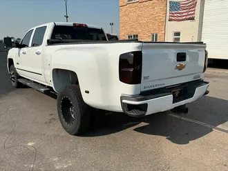 2015 Chevrolet Silverado 3500 High Country photo 4