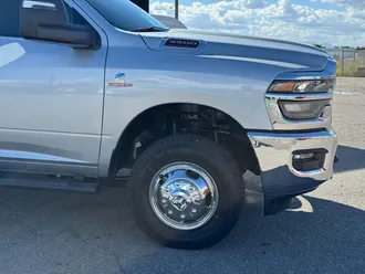 2027 Ram 3500 photo 3