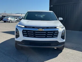 2026 Chevrolet Equinox photo 2