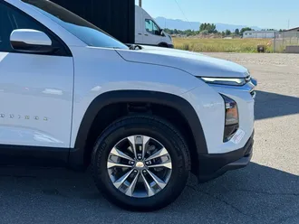 2026 Chevrolet Equinox photo 3