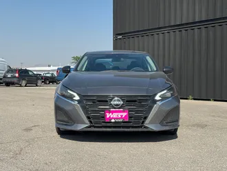 2025 Nissan Altima photo 2