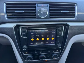 2017 Volkswagen Passat photo 7