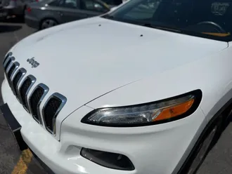 2015 Jeep Cherokee photo 4