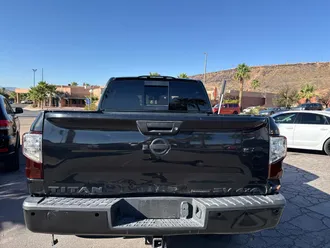 2019 Nissan Titan photo 4