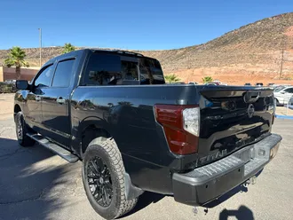2019 Nissan Titan photo 5