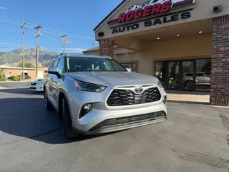 2022 Toyota Highlander photo 2