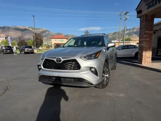2022 Toyota Highlander photo 3
