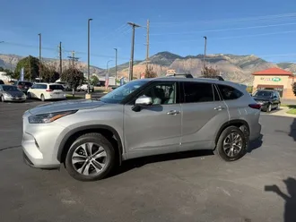 2022 Toyota Highlander photo 5
