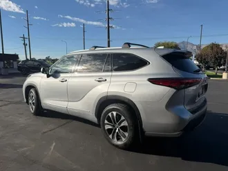 2022 Toyota Highlander photo 7