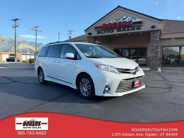 2020 Toyota Sienna XLE Minivan 4D