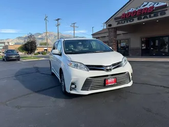 2020 Toyota Sienna photo 2