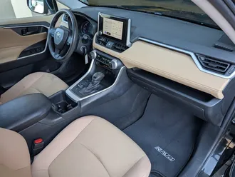 2023 Toyota RAV4 Hybrid LE photo 4