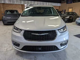 2024 Chrysler Pacifica Touring L photo 6