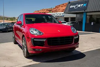 2016 Porsche Cayenne photo 2