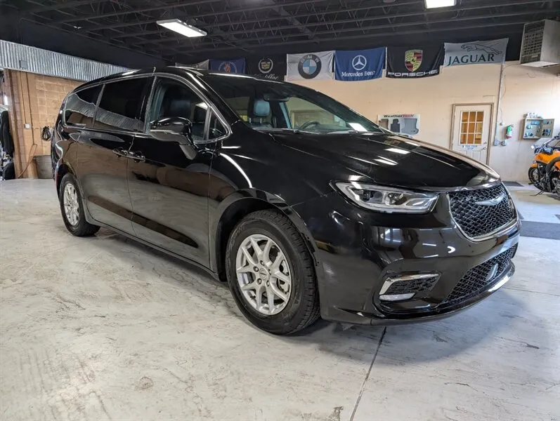 2025 Chrysler Pacifica Select Select