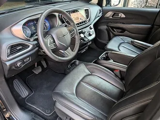 2025 Chrysler Pacifica Select photo 2
