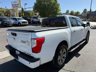 2018 Nissan Titan Crew Cab photo 5