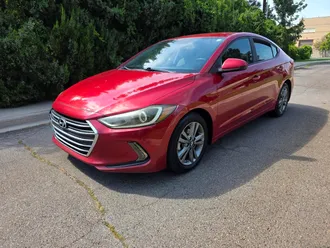 2018 Hyundai Elantra photo 2