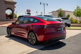 2024 Tesla Model 3 photo 7