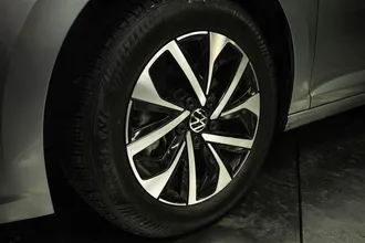 2024 VOLKSWAGEN JETTA photo 3