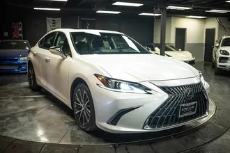 2022 LEXUS ES photo 5