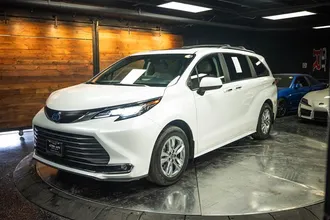 2023 TOYOTA SIENNA photo 2
