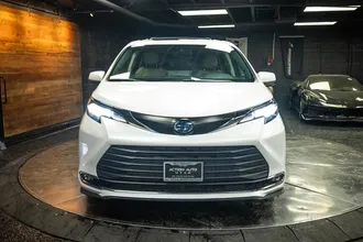 2023 TOYOTA SIENNA photo 4