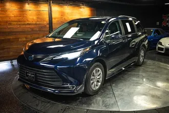 2022 TOYOTA SIENNA photo 2