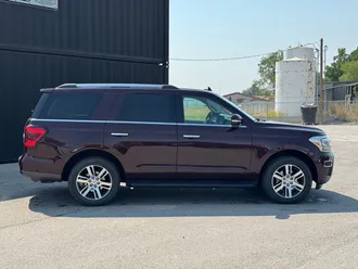 2024 Ford Expedition photo 3