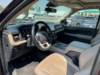 2024 Ford Expedition photo 6