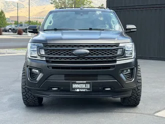 2021 Ford Expedition photo 2